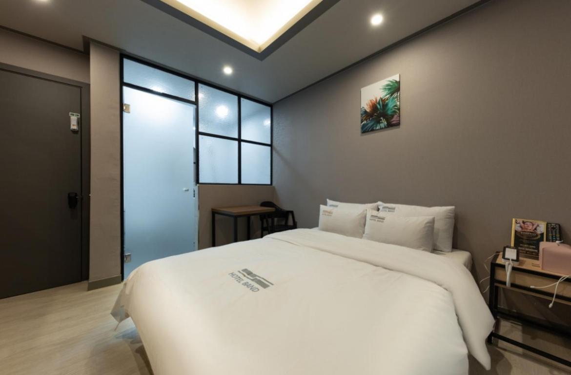 Hotel Band Pyeongtaek Bagian luar foto